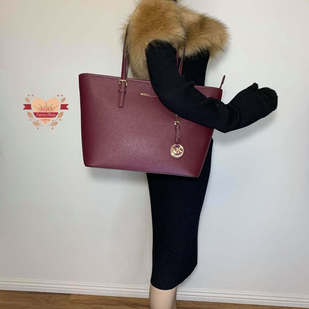 ❤️❤️SOLD❤️❤️Michael Kors Leather Purse💜 - Picture 14 of 16